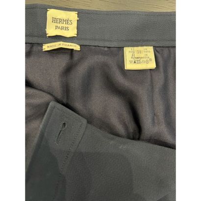 HERMES Paris. Jupe droite en acétate et viscose...
