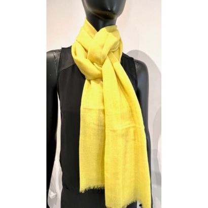 HERMES Paris. Fine stole in lemon yellow...