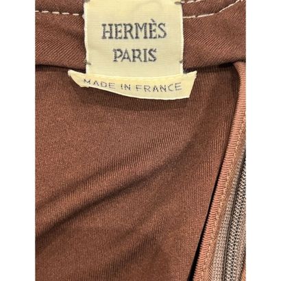 HERMES Paris. Jupe fluide en viscose chocolat....