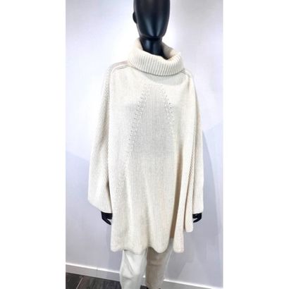 INVERNI. Cape poncho en tricoté de cachemire...