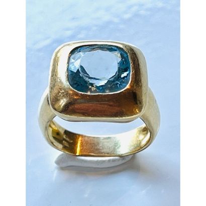 BAGUE chevalière en or jaune 750°/°° serti...