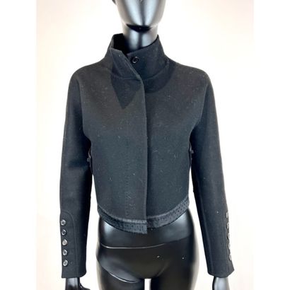 Louis VUITTON Paris. Veste boléro d’esprit...