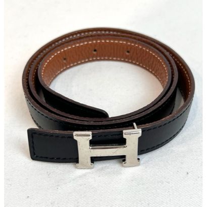 HERMES. Fine reversible belt in smooth black...