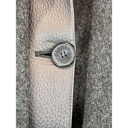 HERMES Paris. Manteau non doublé en cachemire...