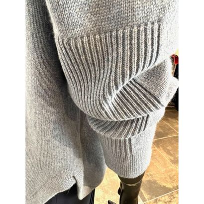 HERMES Paris. Pull tunique en tricoté de...