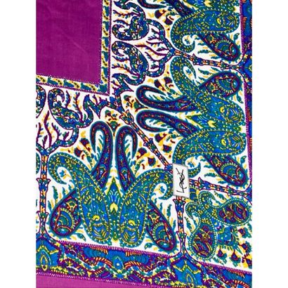 Yves SAINT LAURENT. Large shawl in cashmere...