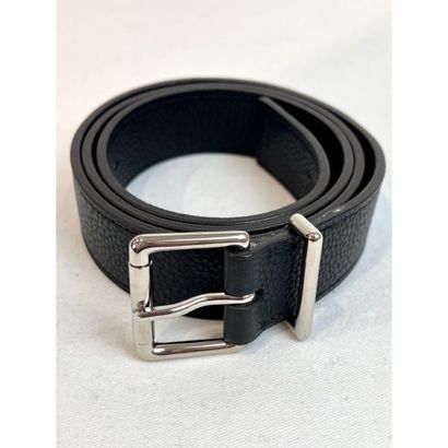 HERMES. Black grained leather belt. Silver-plated...