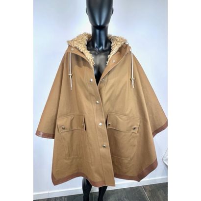 MACKINTOSH. Poncho imperméable beige foncé...