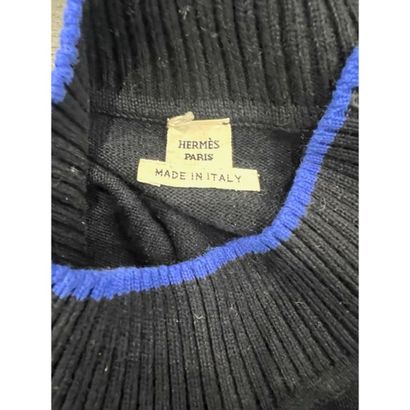 HERMES Paris. Pull en tricoté cachemire bleu...