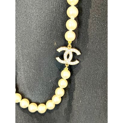 CHANEL. Fall 2008. Gold-plated metal long...