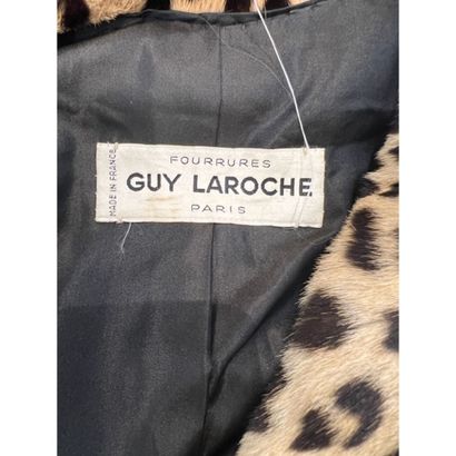Guy LAROCHE pour Mireille DARC (1972). Manteau...