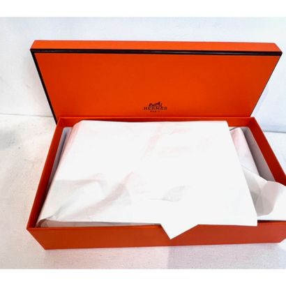 HERMES Paris. Kelly Classique wallet in chocolate-brown...