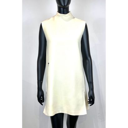 Christian DIOR. Robe droite sans manches...