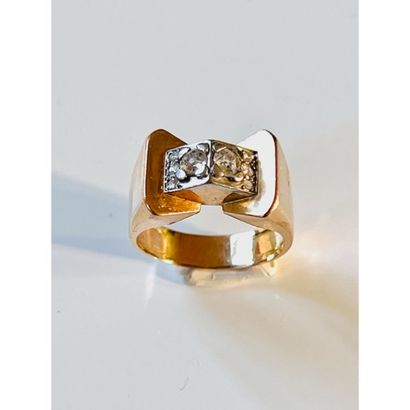 BAGUE chevalière Tank en or rose et or blanc...