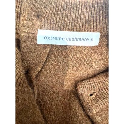 EXTREME CASHMERE. Gilet épais en tricoté...