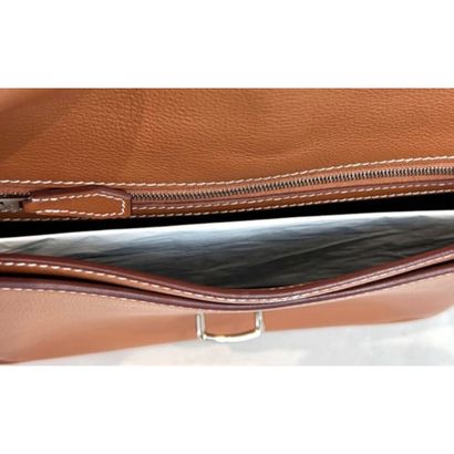 HERMES Paris. Sac besace «Steve light» en...