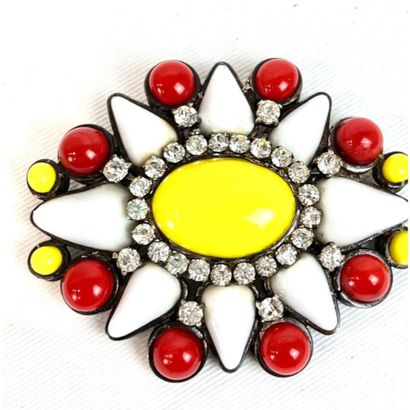 CHANEL - GRIPOIX. Oval brooch in silver-plated...
