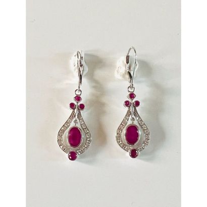 PAIR OF EARRINGS pendant in 585°/°° white...