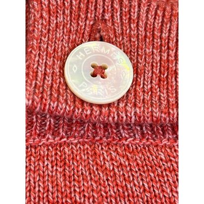 HERMES Paris. Pull en tricoté cachemire rouge...