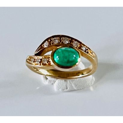 BAGUE croisée en or jaune 750°/°° ornée d’une...
