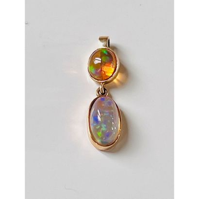PENDENTIF en or jaune 750°/°° serti clos...