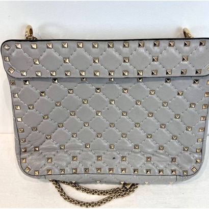 VALENTINO. Sac Rockstud Spike en nappa gris...