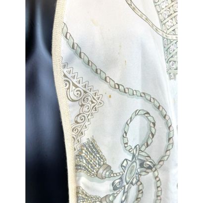 HERMES. Gilet en cachemire et soie ivoire...