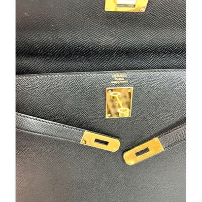HERMES Paris. Sac «Kelly» (32cm) en cuir...