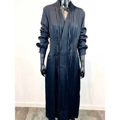 Jil SANDER. Robe longue en viscose bleu nuit....