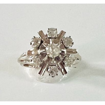 750°/°° white gold flower ring set with a...