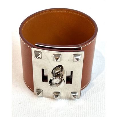 HERMES Paris. Le dog