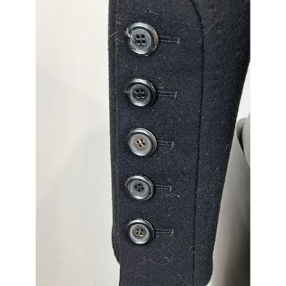 Louis VUITTON Paris. Veste boléro d’esprit...