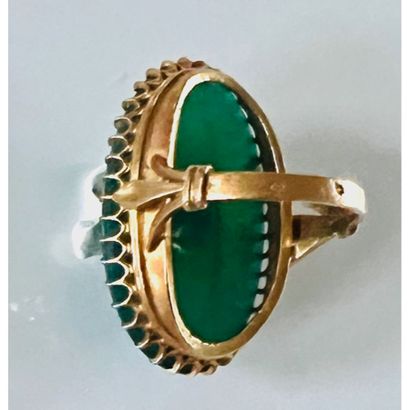 IMPORTANTE BAGUE marquise en or jaune 750°/°°...
