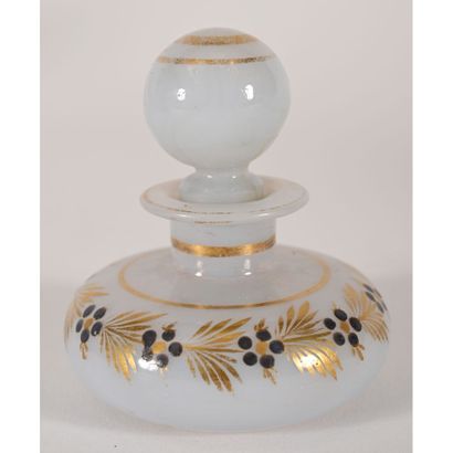 SMALL FLACON and stopper in white opaline...