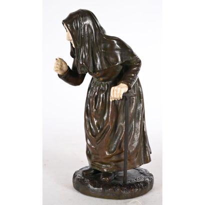 D’AIRE Paul. «Vieille dame à la canne». Bronze...