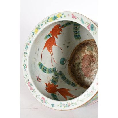 CHINESE PORCELAIN AQUARIUM with pink background...