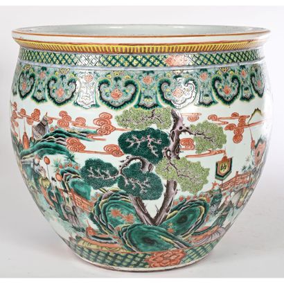 LARGE CHINESE PORCELAIN AQUARIUM decorated...