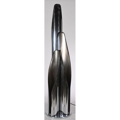 FONTANA ARTE. LAMPE en acier chromé à 3 lumières...