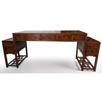 BUREAU CHINOIS en bois dur exotique, teck....