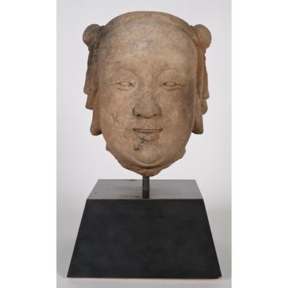 TETE DE FEMME Sandstone. Chine. Période Ming...