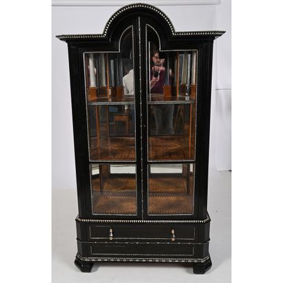 NAPOLEON III VITRINARY in blackened wood...
