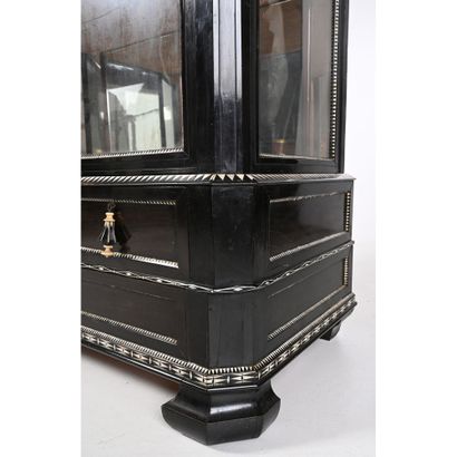 NAPOLEON III VITRINARY in blackened wood...
