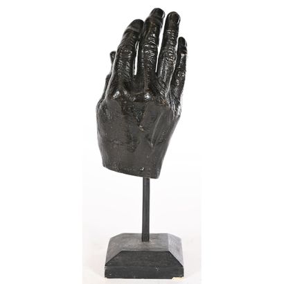 SCULPTURE en bronze portant la signature...