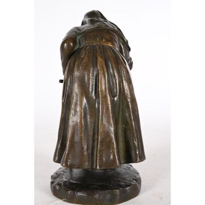 D’AIRE Paul. «Vieille dame à la canne». Bronze...