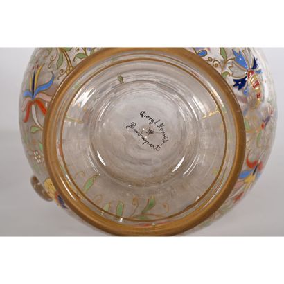 GIERGL HENRICH à BUDAPEST. AIGUIERE en verre...
