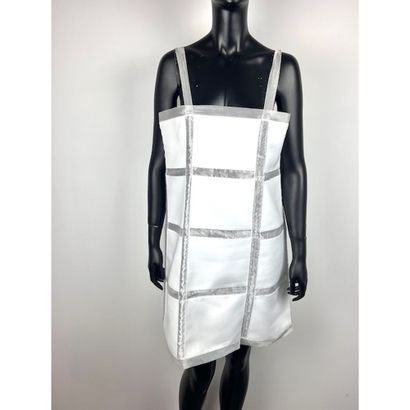 COURREGES. Robe bustier en polyester satiné...