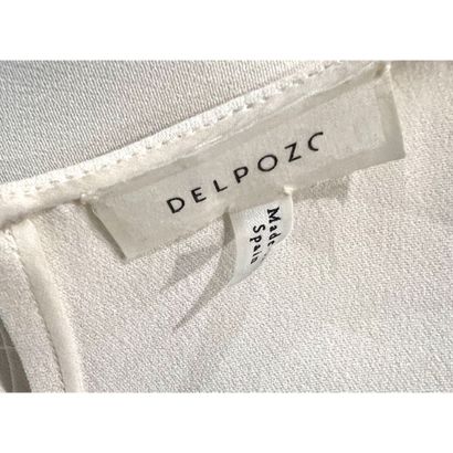 DELPOZO. Robe fourreau du soir avec cape...
