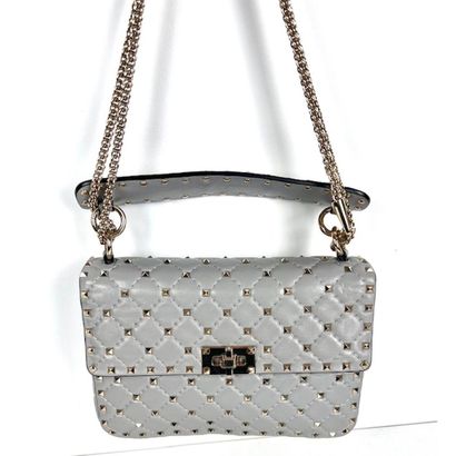 VALENTINO. Sac Rockstud Spike en nappa gris...