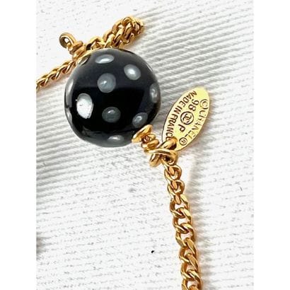 CHANEL. Printemps 98. Grand sautoir en métal...