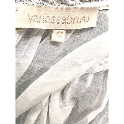 Vanessa BRUNO. Blouse en voile de ramie blanc....